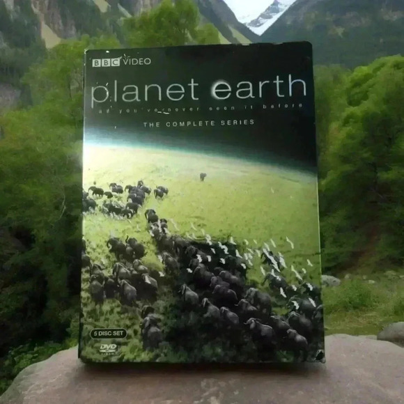 Complete 5 DVD Set of Planet Earth As You've Never Seen It Before, BBC - Picture 1 of 6